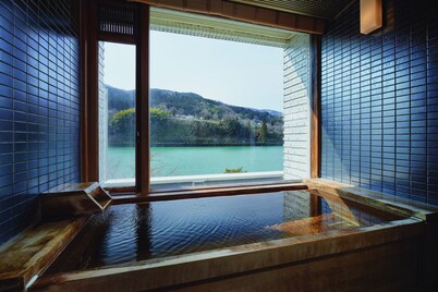 River Retreat GARAKU