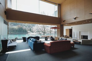 Lobby lounge - River Retreat GARAKU (Toyama)