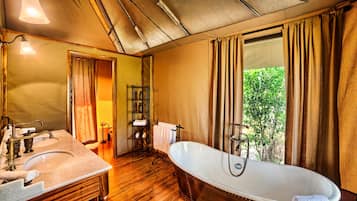 Luxury Tent | Bathroom | Free toiletries, hair dryer, bathrobes, slippers