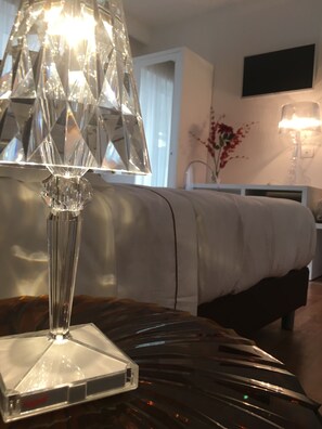 Junior Suite (Alba) | Premium bedding, minibar, in-room safe, desk - Carone Suite - Charme & Pool (Polignano a Mare)