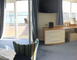 Deluxe Double or Twin Room, 1 Bedroom, Terrace, Sea View | Desk, iron/ironing board, free WiFi, bed sheets