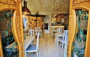 Bar (in der Unterkunft)