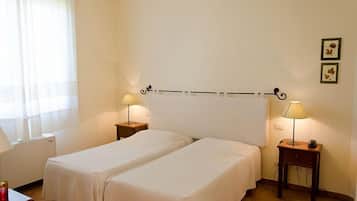 Desk, soundproofing, free cots/infant beds, rollaway beds