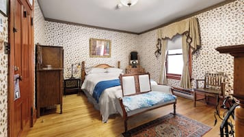 Deluxe Room, 1 Queen Bed, Fireplace | Egyptian cotton sheets, premium bedding, Tempur-Pedic beds