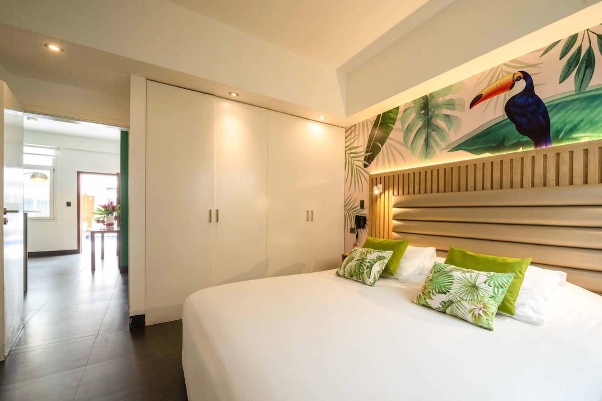 Suite Keluarga, Beberapa Tempat Tidur | Seprai premium, brankas, ruang kerja ramah laptop, dan kedap suara