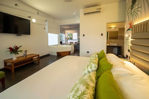 Premium Suite | Premium bedding, in-room safe, laptop workspace, soundproofing - Tucan Suites Apart Hotel – Hotel Asociado Casa Andina (La Banda de Shilcayo)