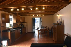 Maison, 2 chambres | Coin cuisine privé