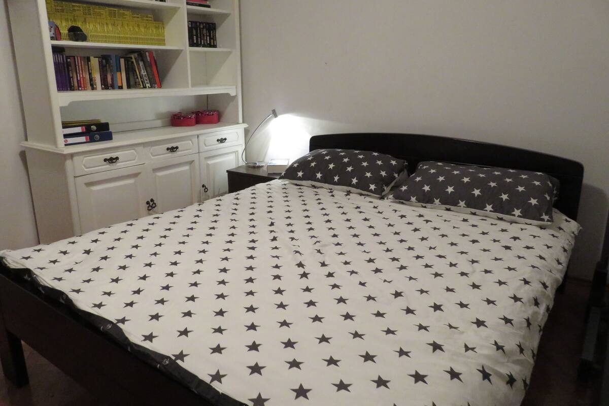 Appartement classique, 1 chambre (Katarina) | Literie de qualité, bureau, fer et planche à repasser