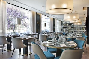 Lunch and dinner served - TURIM Marquês Hotel (Lisbon)