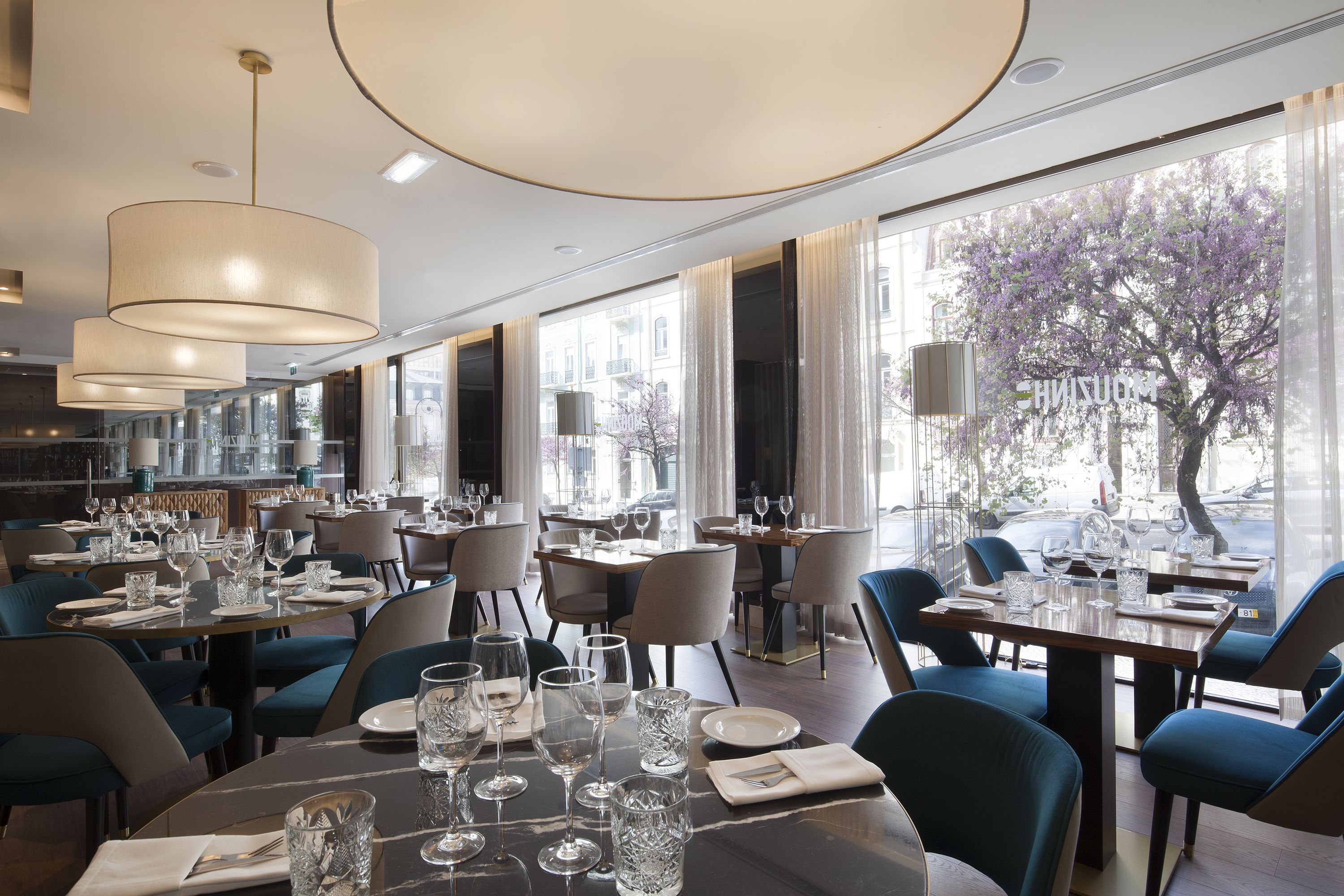 lunch and dinner served