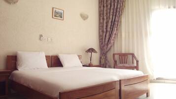 Standard Room | In-room safe, desk, soundproofing, free WiFi