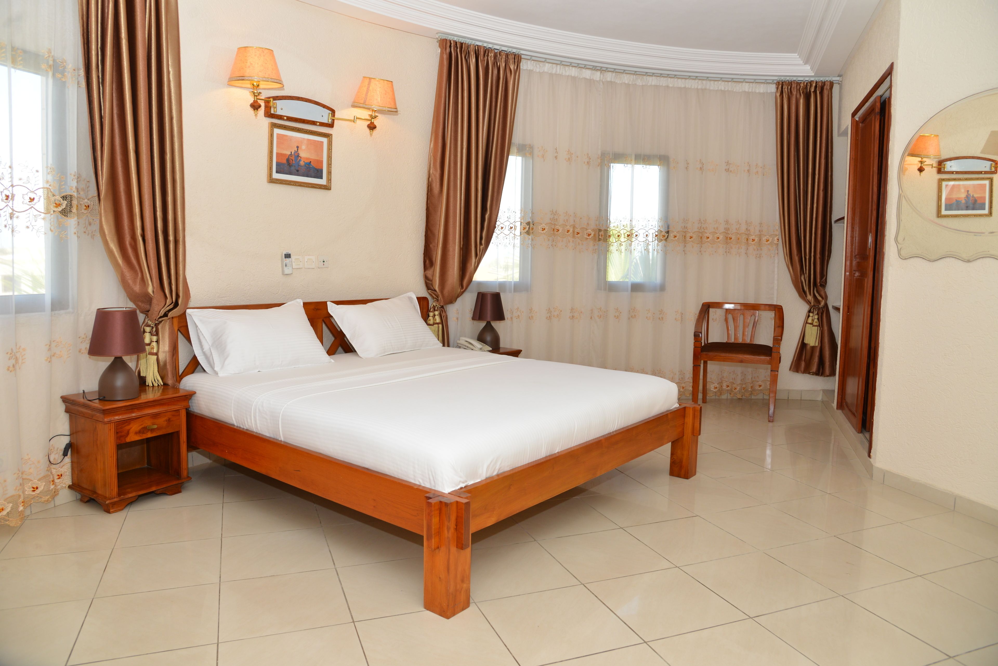 Business Room (Prestige) | In-room safe, desk, soundproofing, free WiFi