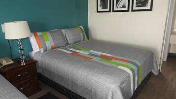 Comfort Room, 2 Queen Beds | Premium bedding, desk, iron/ironing board, free WiFi