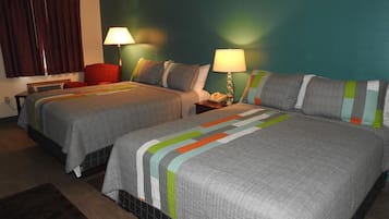 Comfort Δωμάτιο, 2 Queen Κρεβάτια | Κλινοσκεπάσματα υψηλής ποιότητας, γραφείο, σίδερο/σιδερώστρα