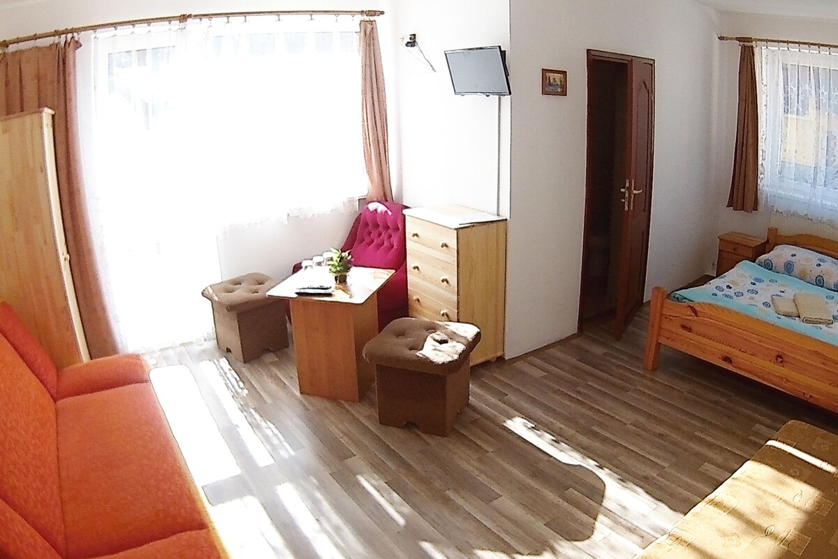 Panoramic-Dreibettzimmer, 1 Schlafzimmer, Balkon, Bergblick | Kostenlose Babybetten, Zustellbetten, kostenloses WLAN