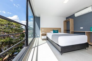 Blackout curtains, free WiFi, bed sheets - Hotel Zona Verde (Medellín)