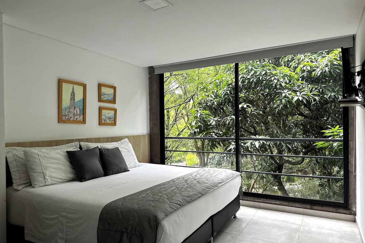 Blackout drapes, WiFi (free), bed sheets