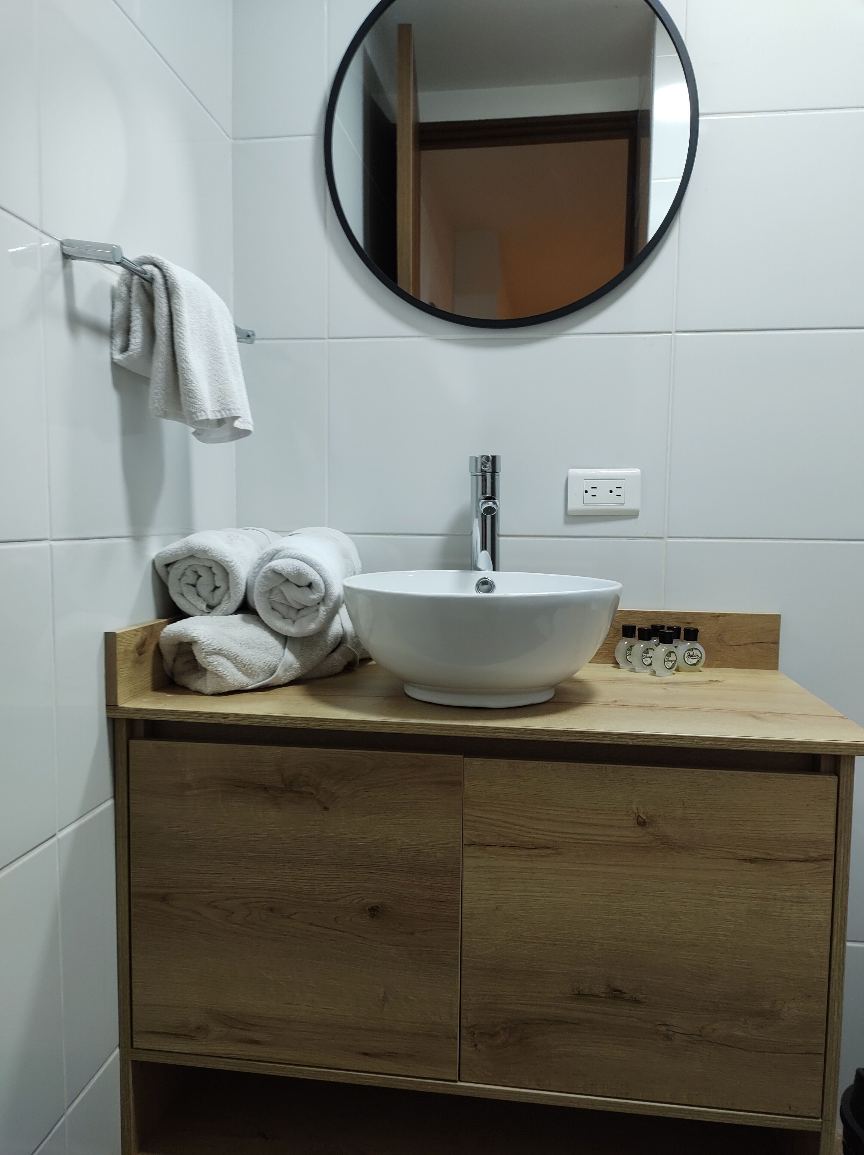 quadruple room | bathroom | free toiletries, towels, soap, shampoo