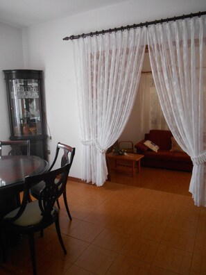 Apartment, 2 Bedrooms | In-room dining - Apartamentos Colina (Porto Santo)