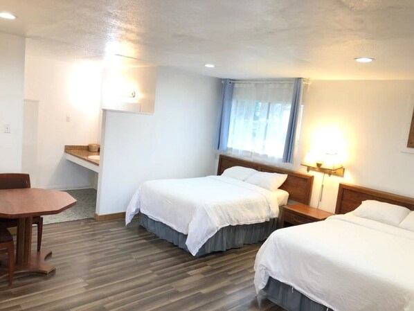 Chambre Confort, 2 lits doubles, non-fumeur | Literie de qualité, bureau, lit d’appoint (supplément)