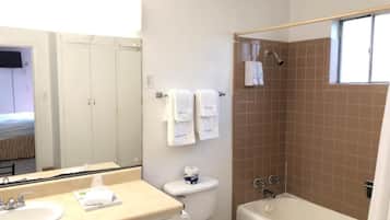 Shower, free toiletries, towels
