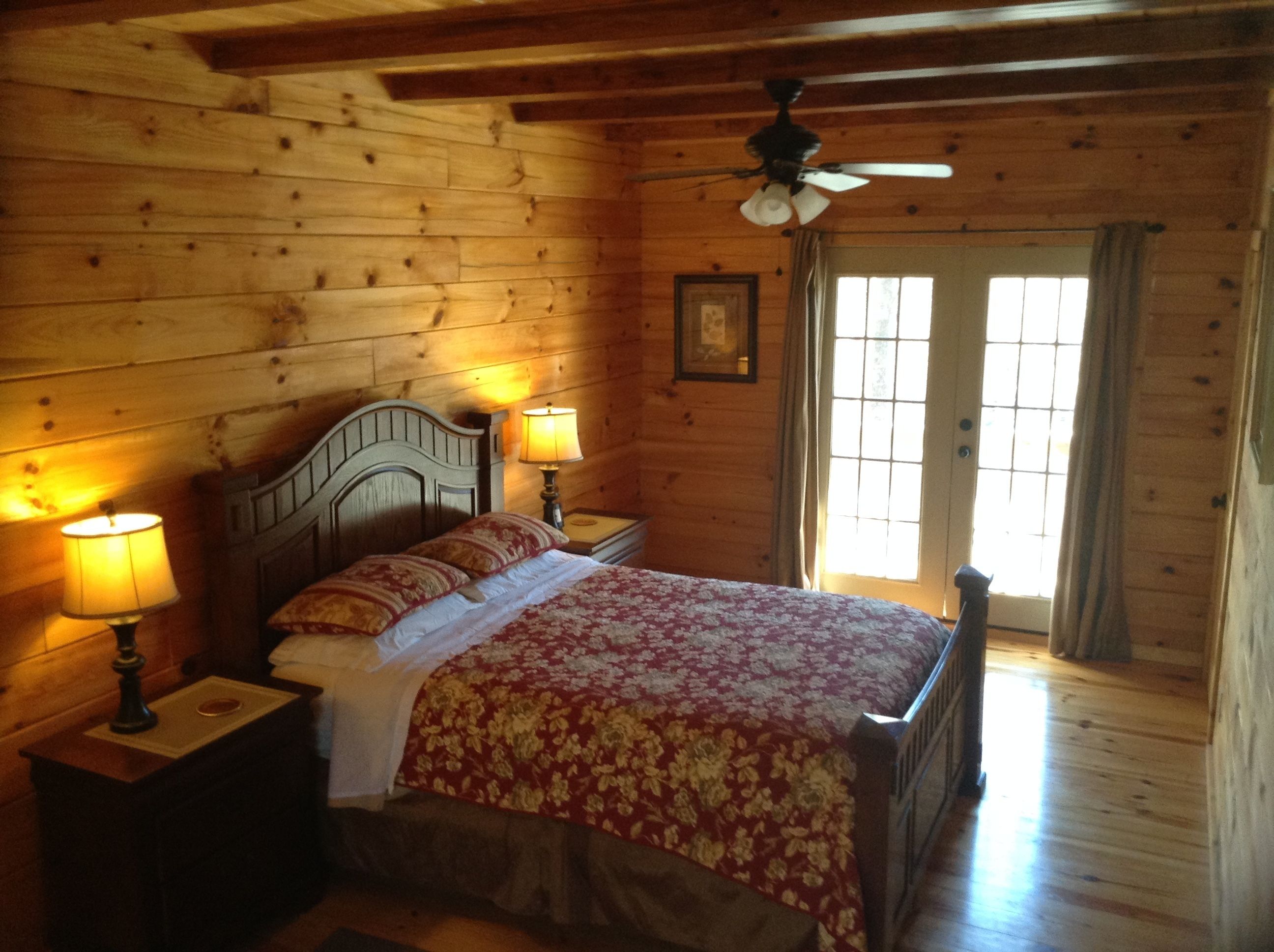 Romantic Cabin, 1 Bedroom, Mountain View, Mountainside (Chestnut Cabin) | 1 bedroom, premium bedding, individually decorated