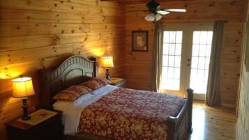 Romantic Cabin, 1 Bedroom, Mountain View, Mountainside (Chestnut Cabin) | 1 bedroom, premium bedding, individually decorated