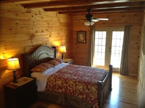 Romantic Cabin, 1 Bedroom, Mountain View, Mountainside (Chestnut Cabin) | 1 bedroom, premium bedding, individually decorated - Acorn Cabins Lake Lure (Lake Lure)
