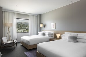 Frette Italian sheets, premium bedding, pillow-top beds, minibar - Kimpton Everly Hotel Hollywood by IHG (Los Angeles)