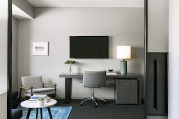 Frette Italian sheets, premium bedding, pillowtop beds, minibar at Kimpton Everly Hotel Hollywood by IHG