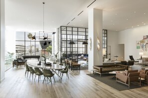 Lobby - Kimpton Everly Hotel Hollywood by IHG (Los Angeles)