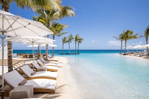 Outdoor pool, sun loungers - The Morgan Resort Spa Village (Simpson Bay)