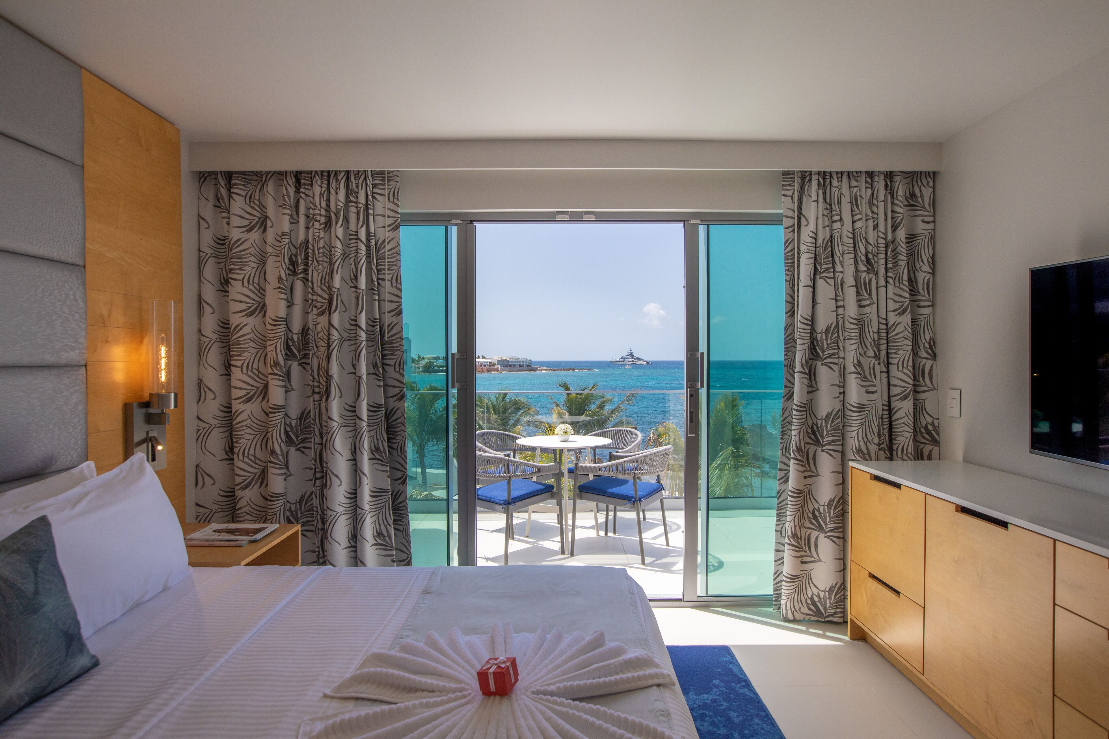 junior oceanfront suite | terrace/patio