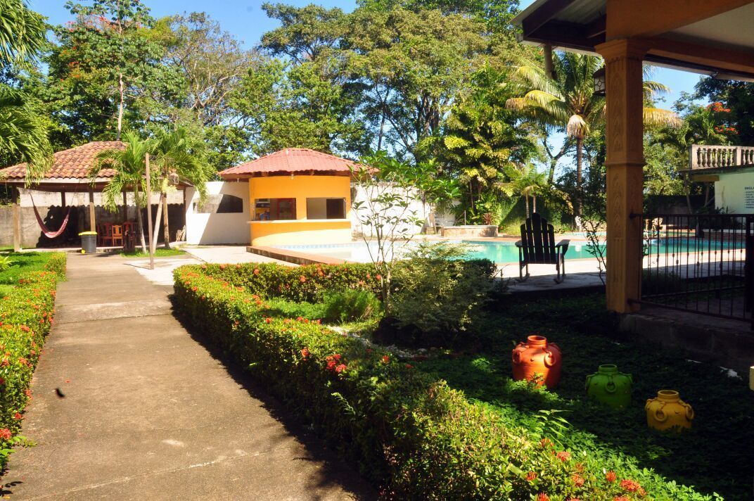 Poolside bar