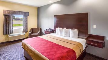 Standaard kamer, 1 kingsize bed, niet-roken | Een bureau, geluiddichte muren, een strijkplank/strijkijzer