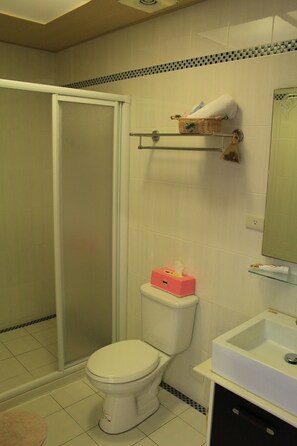 Classic Double Room | Bathroom