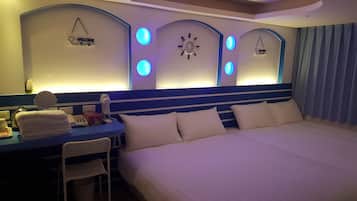 Standard Quadruple Room | Desk, blackout drapes, soundproofing, free WiFi