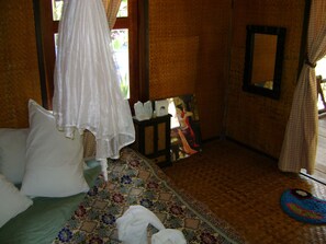Small Cottage 