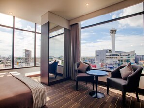 Executive Double Room | Coin séjour | Télévision à écran plat