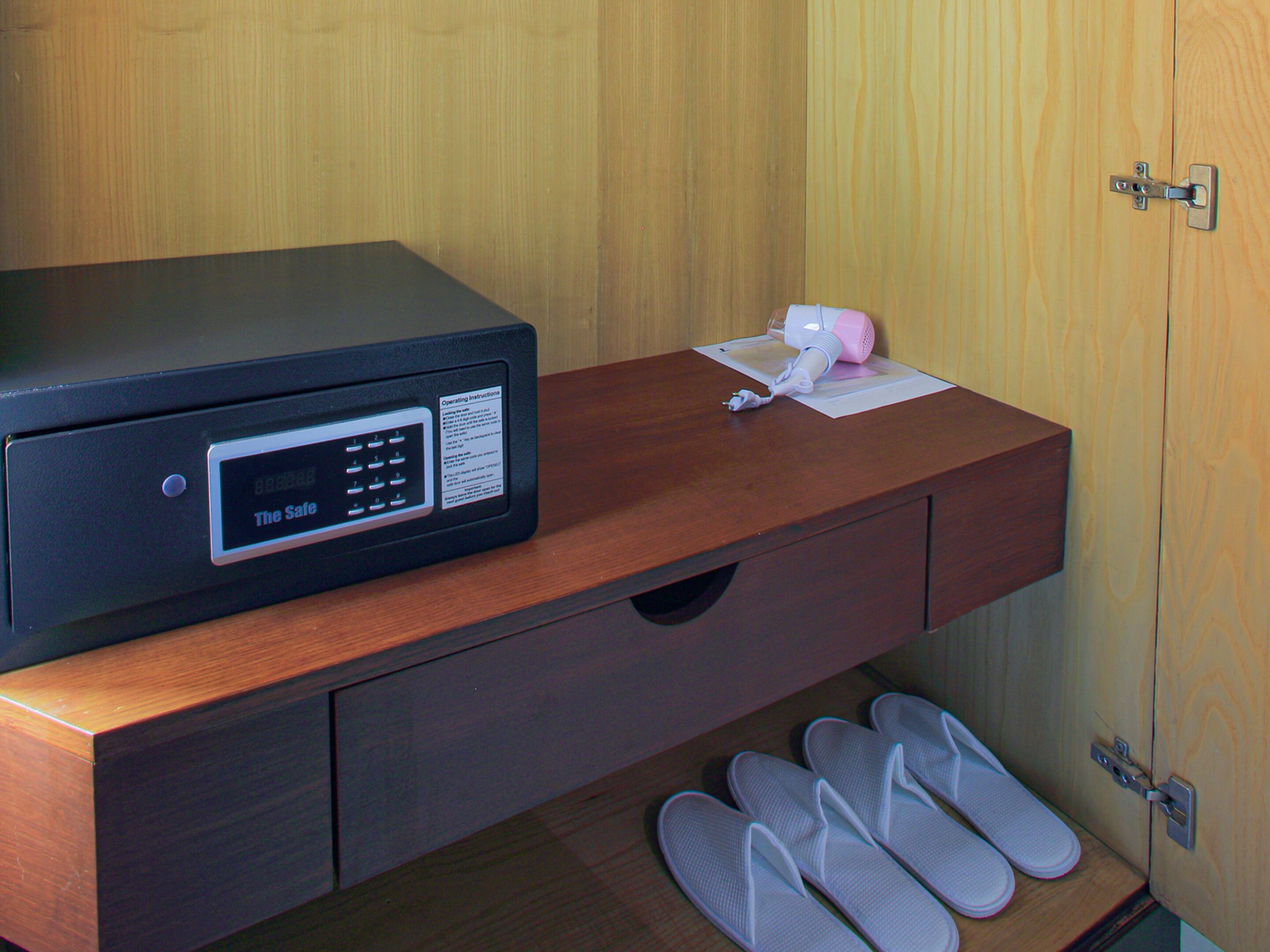 executive double room  | 1 bedroom, minibar, desk, blackout curtains