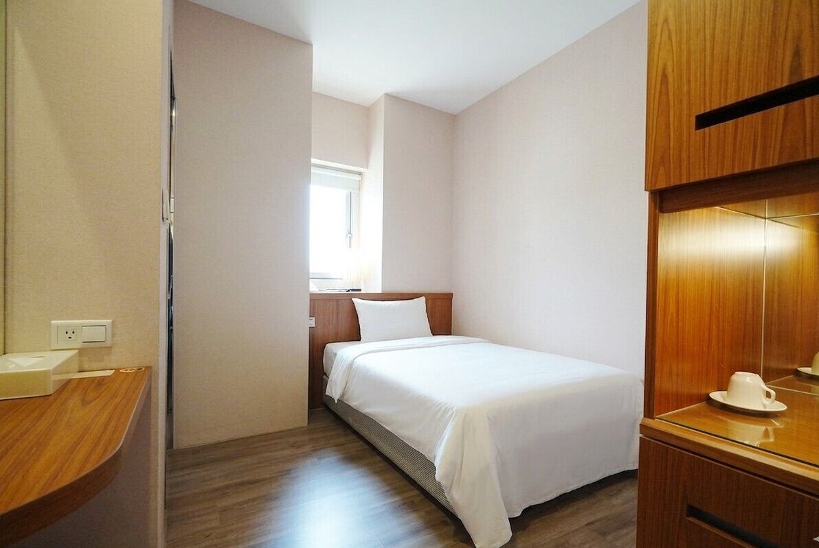 Business Single Room | Premium bedding, individually decorated, individually furnished, desk