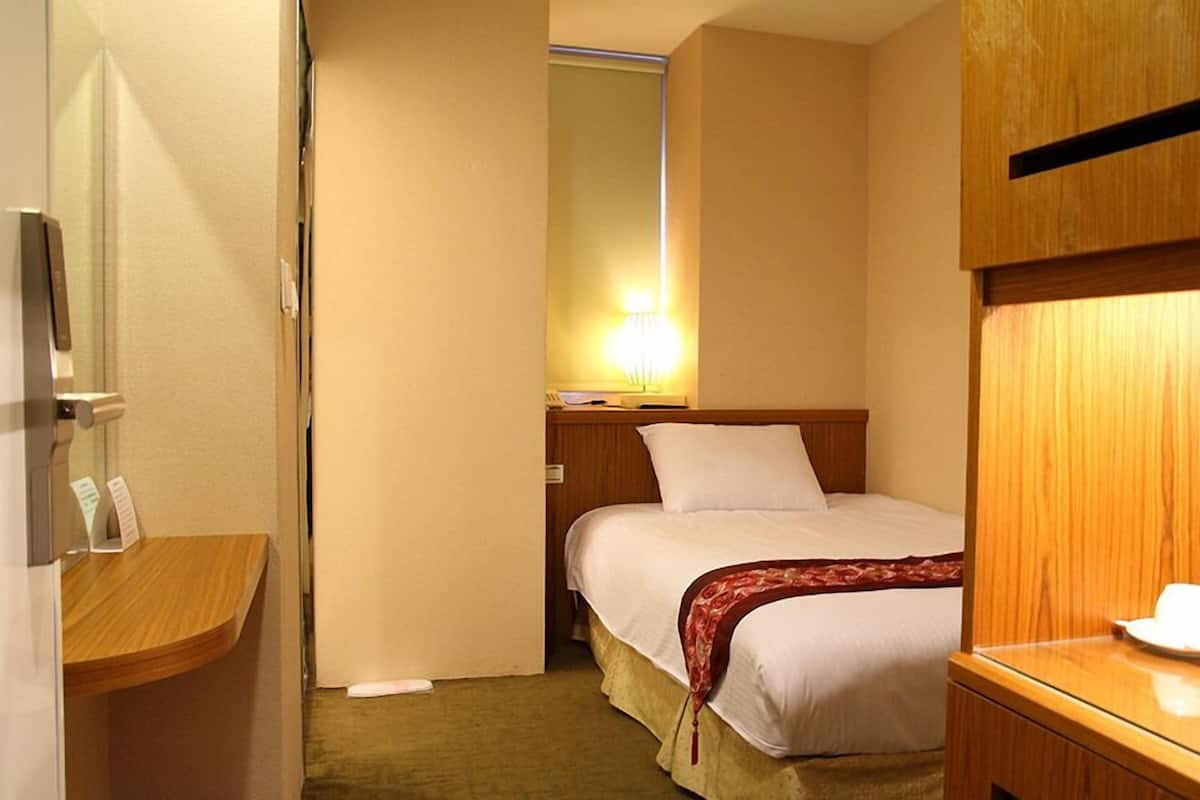 Literie de qualité, décor unique, ameublement unique, bureau