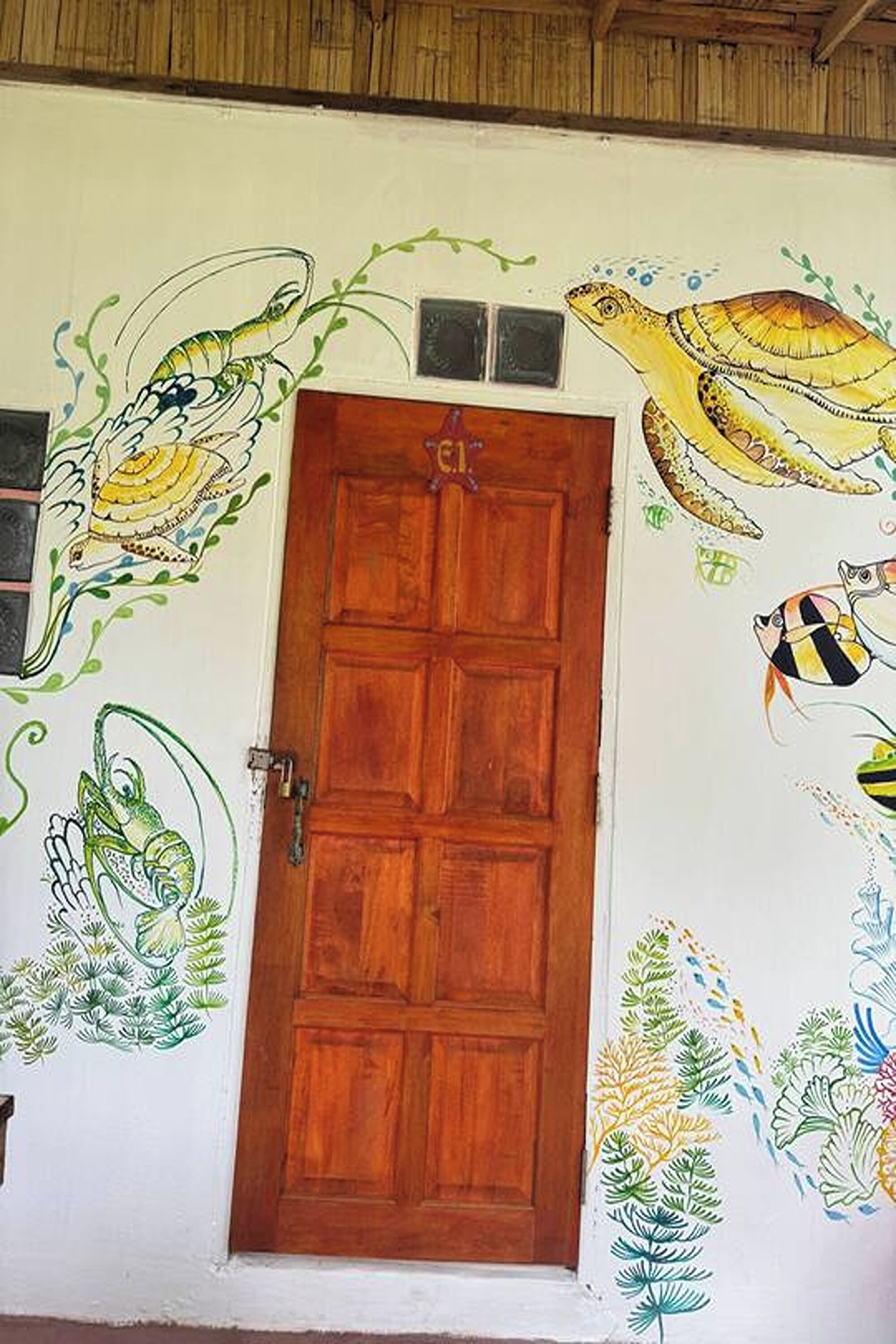 standard bungalow | 1 bedroom, desk, rollaway beds