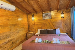 Bungalow, vue mer | 1 chambre, bureau, lits pliants/supplémentaires