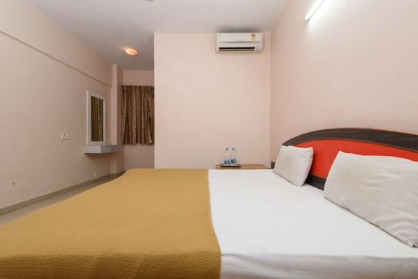 In-room safe, free rollaway beds, free WiFi, bed sheets