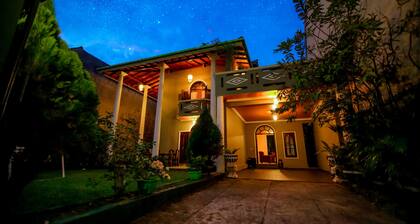 Frangipani Motel