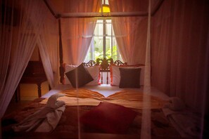 Basic Double Room | Desk, iron/ironing board, rollaway beds, free WiFi - Frangipani Motel (Galle)