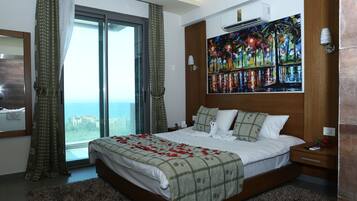 Luxury Suite, Mountain View | In-room safe, desk, iron/ironing board, cribs/infant beds