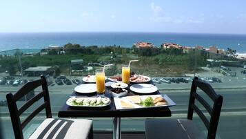 Luxury Suite, Mountain View | In-room safe, desk, iron/ironing board, cribs/infant beds