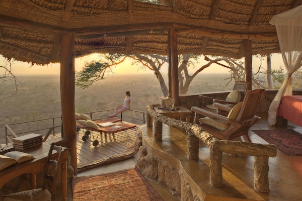 Småhus – honeymoon | Skrivebord, blendingsgardiner, barnesenger (inkludert) og sengetøy